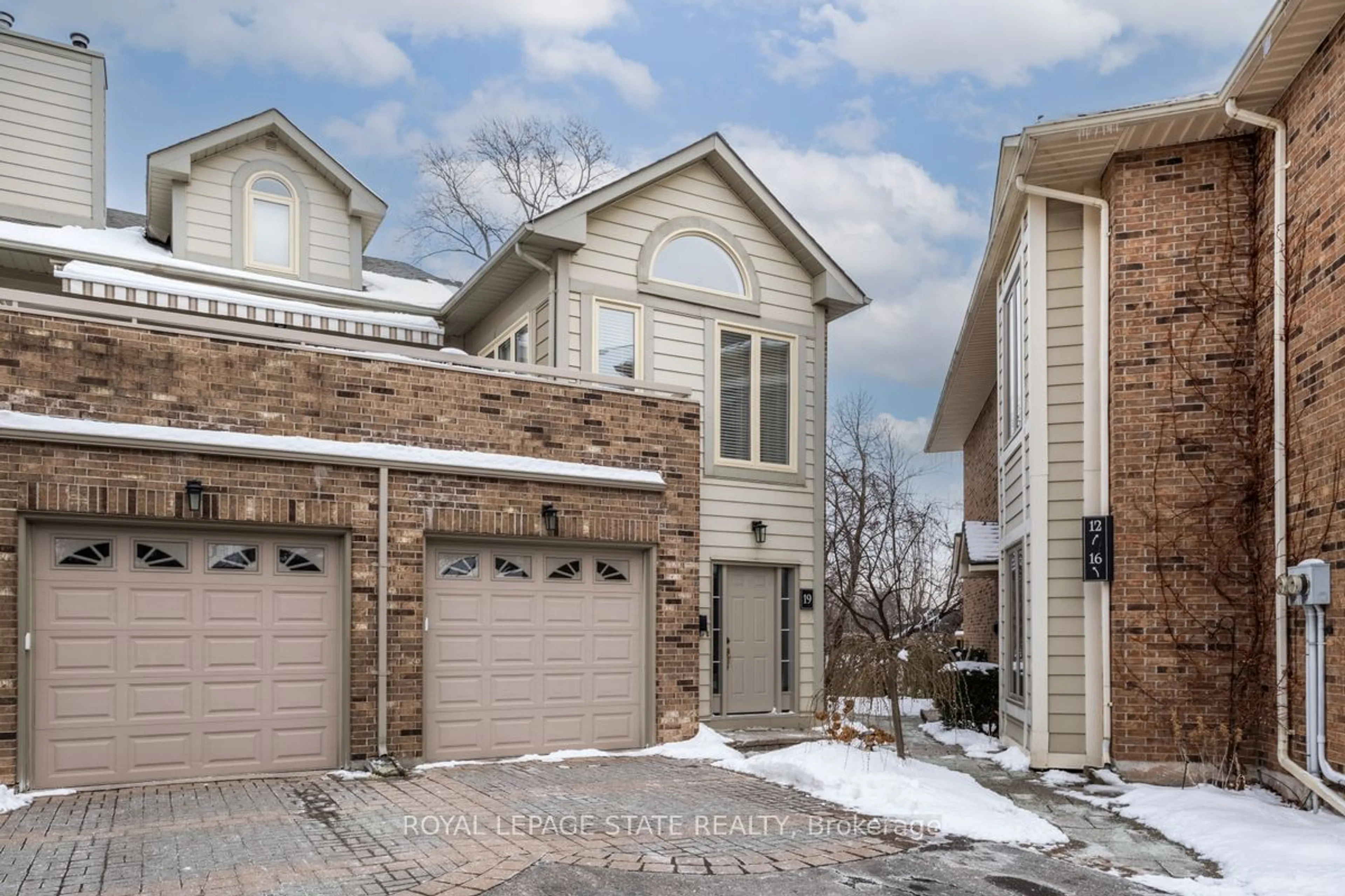 Home with brick exterior material, street for 3230 New St #19, Burlington Ontario L7N 1M8