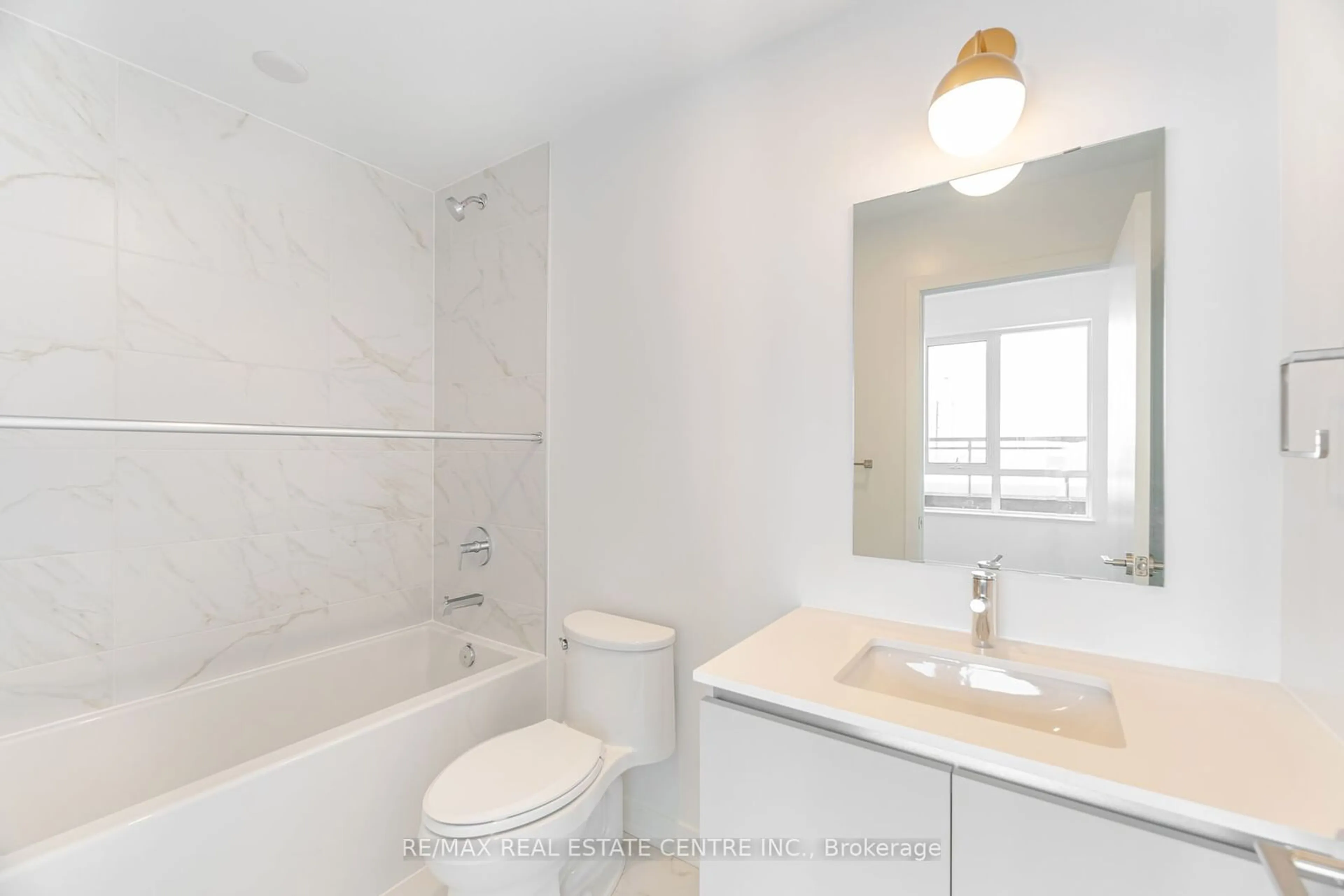 Standard bathroom, unknown for 395 Dundas St #212, Oakville Ontario L6M 4M2