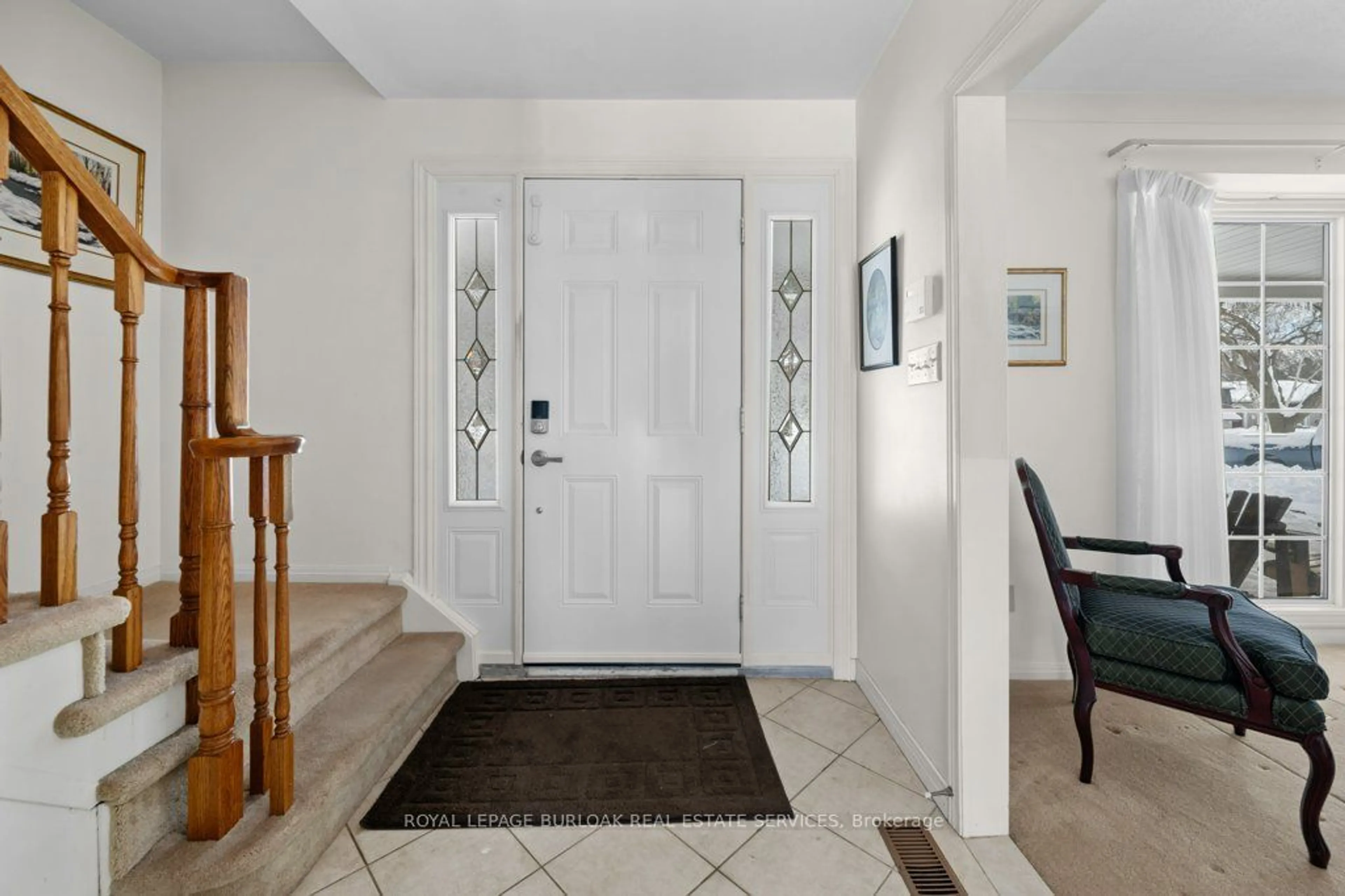 Indoor entryway for 3501 Regal Rd, Burlington Ontario L7N 1M2