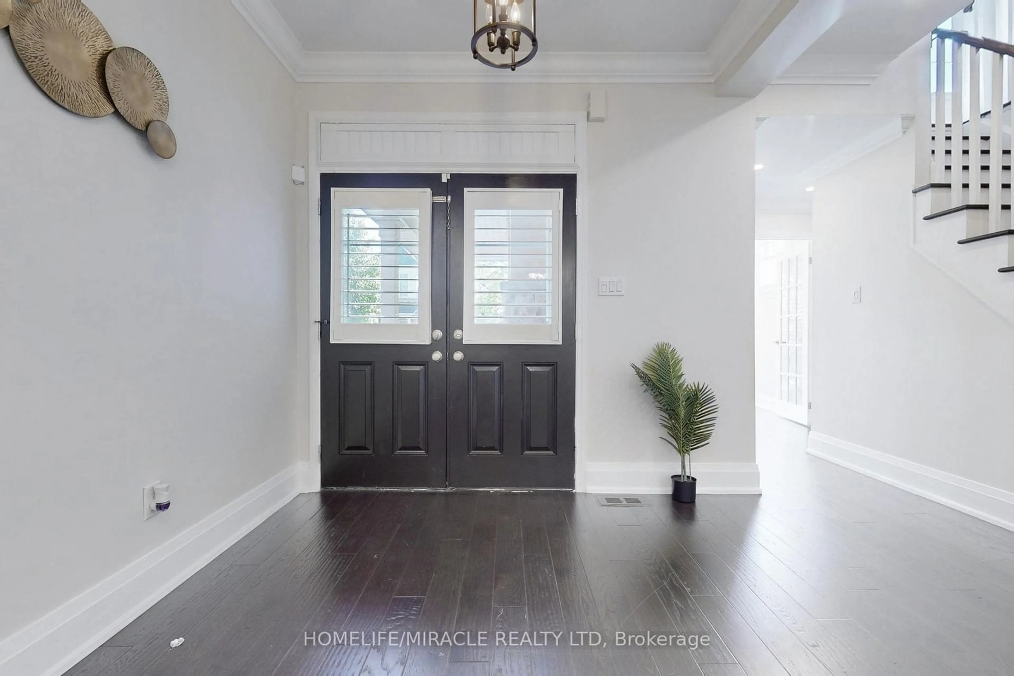 Indoor entryway for 515 Wettlaufer Terr, Milton Ontario L9T 8K9