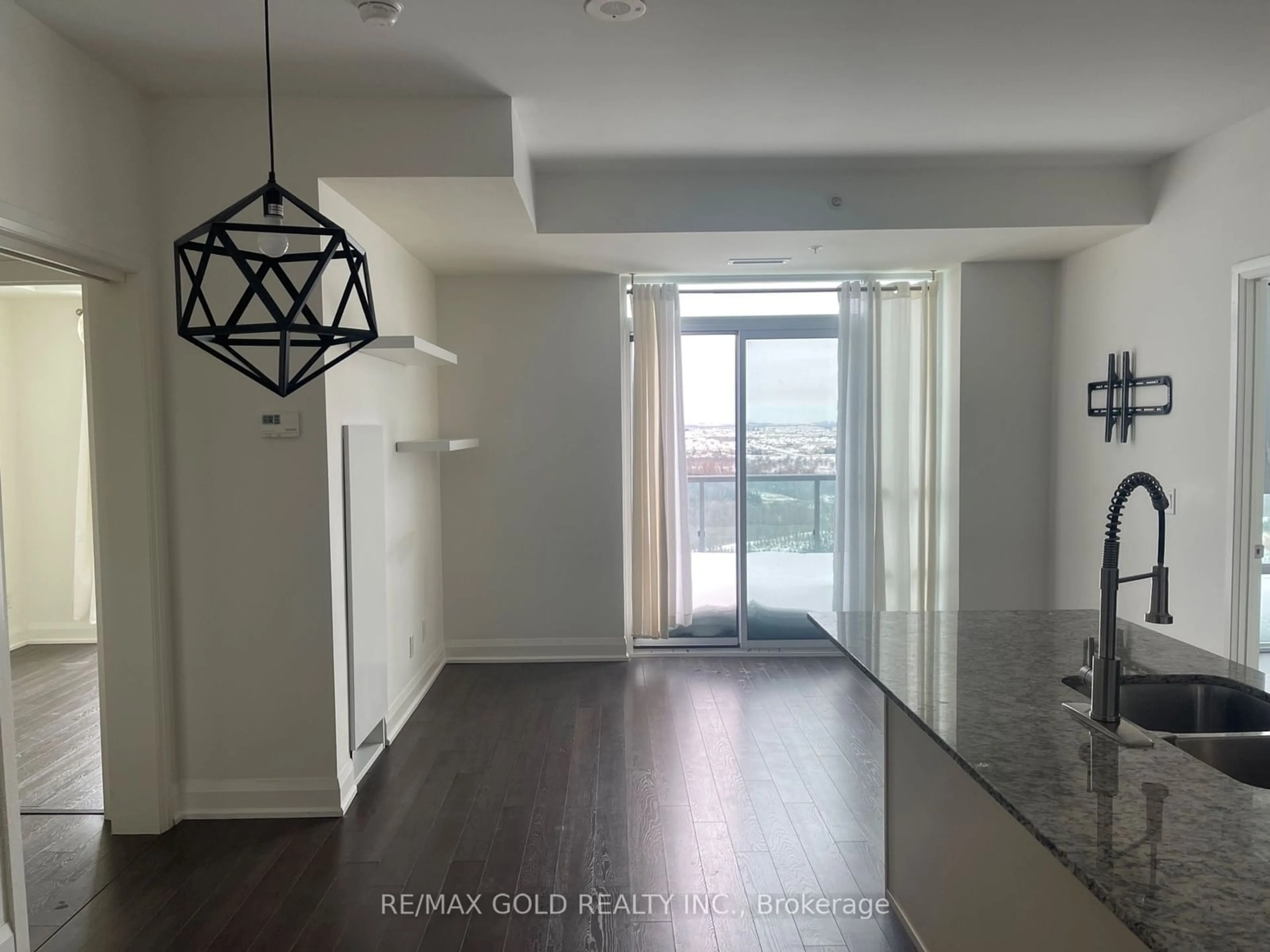 Indoor entryway for 55 Yorkland Blvd #1111, Brampton Ontario L6P 4K9