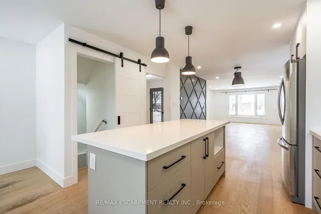 Additional property image - 3135 MICHAEL Cres