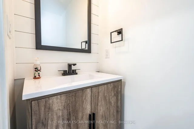 Additional property image - 3135 MICHAEL Cres