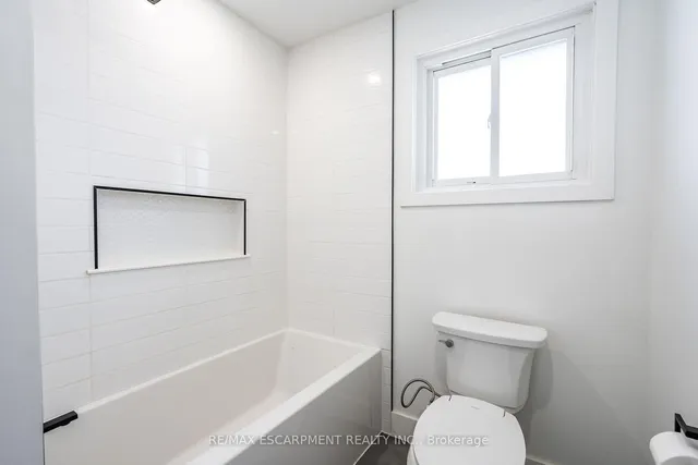 Additional property image - 3135 MICHAEL Cres