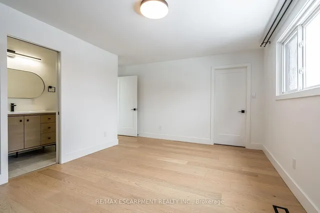 Additional property image - 3135 MICHAEL Cres