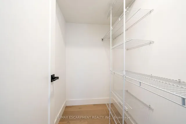 Additional property image - 3135 MICHAEL Cres