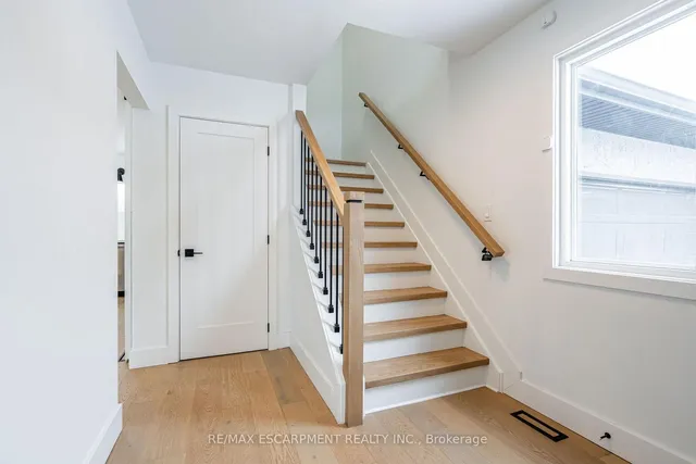 Additional property image - 3135 MICHAEL Cres