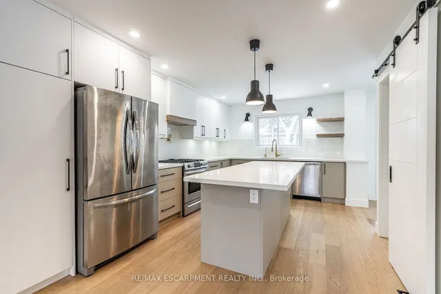 Additional property image - 3135 MICHAEL Cres