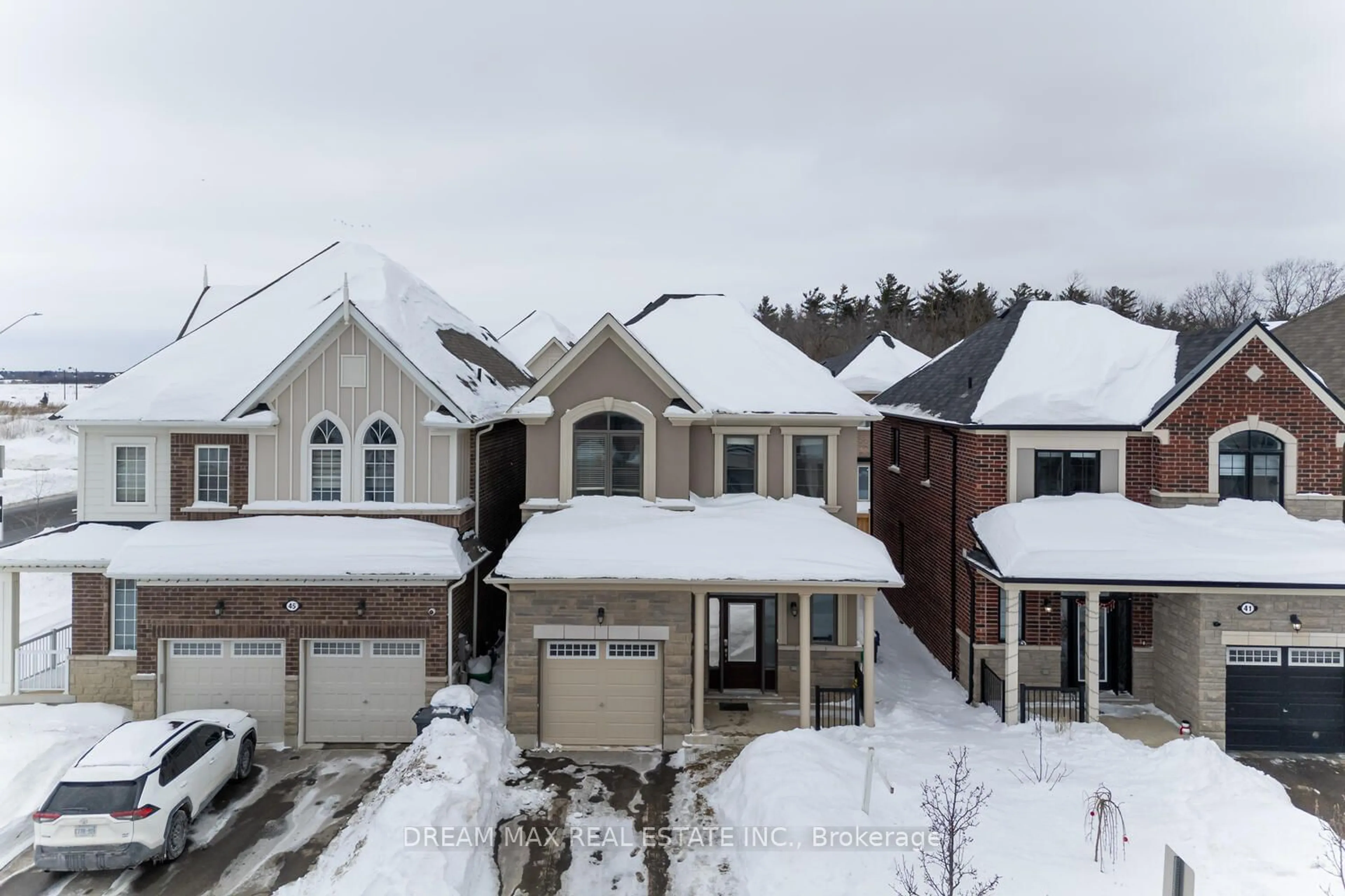 A pic from outside/outdoor area/front of a property/back of a property/a pic from drone, street for 43 Speckled Alder St, Caledon Ontario L7C 4J1