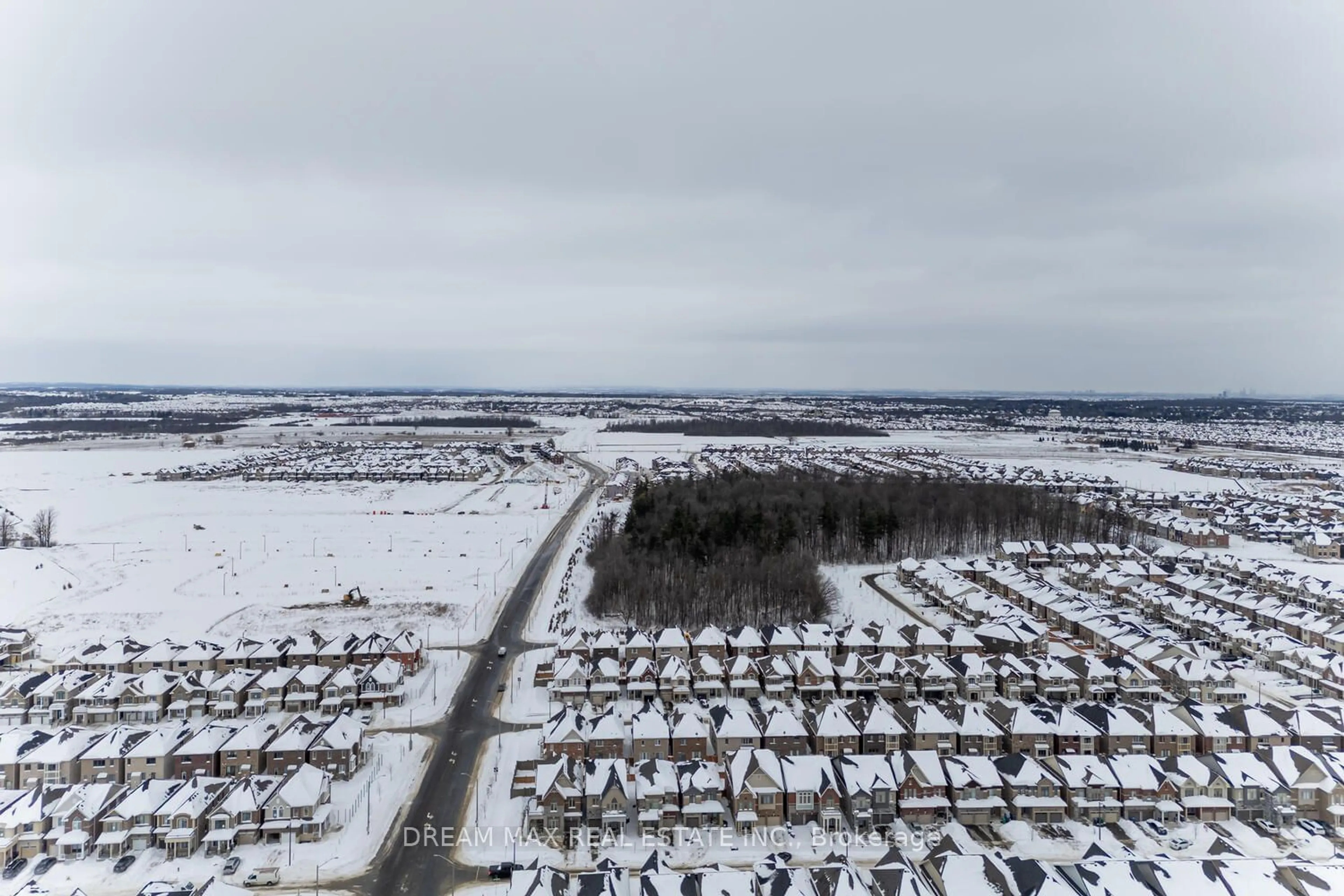 A pic from outside/outdoor area/front of a property/back of a property/a pic from drone, street for 43 Speckled Alder St, Caledon Ontario L7C 4J1