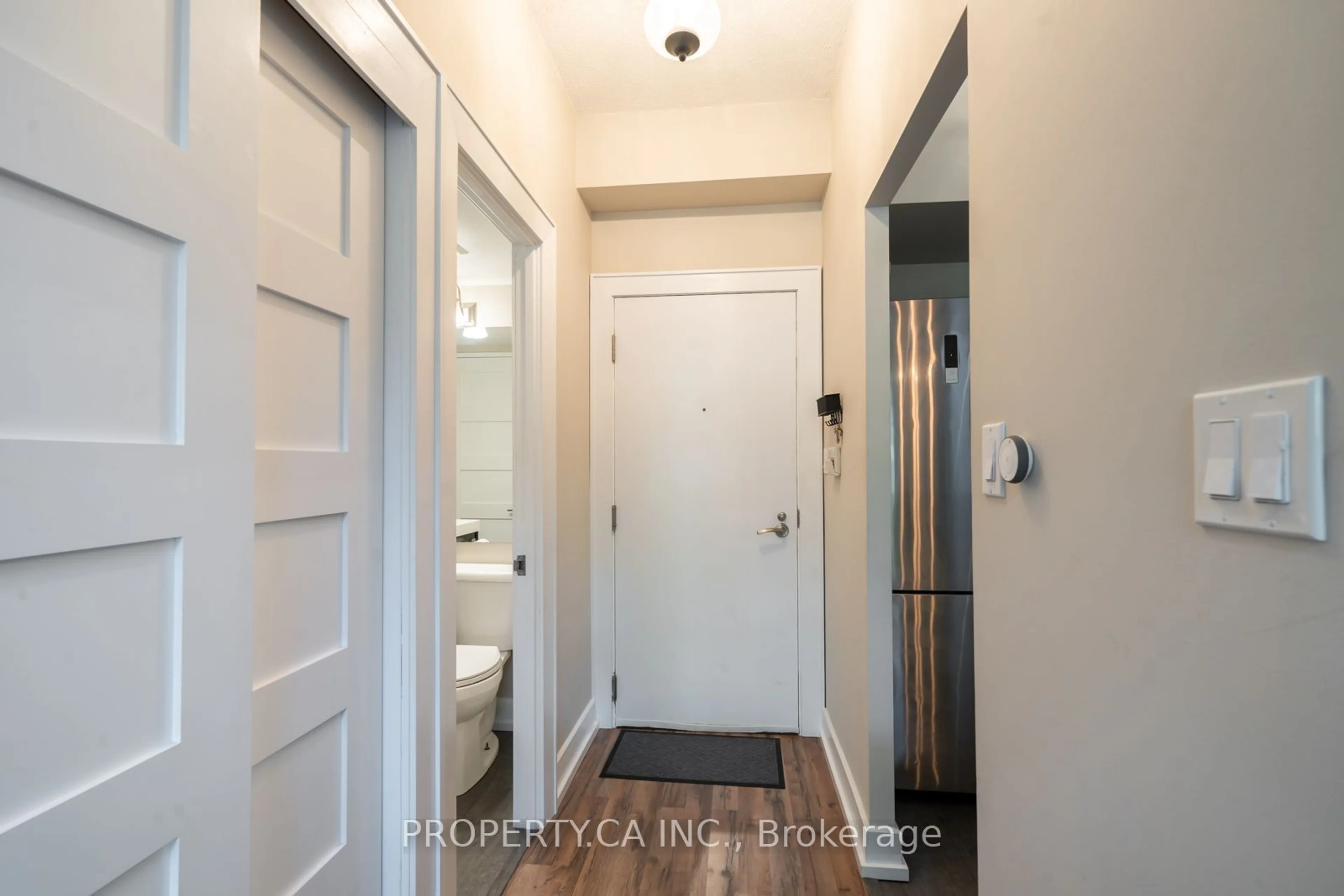 Indoor entryway for 2261 Lake Shore Blvd #104, Toronto Ontario M8V 3X1