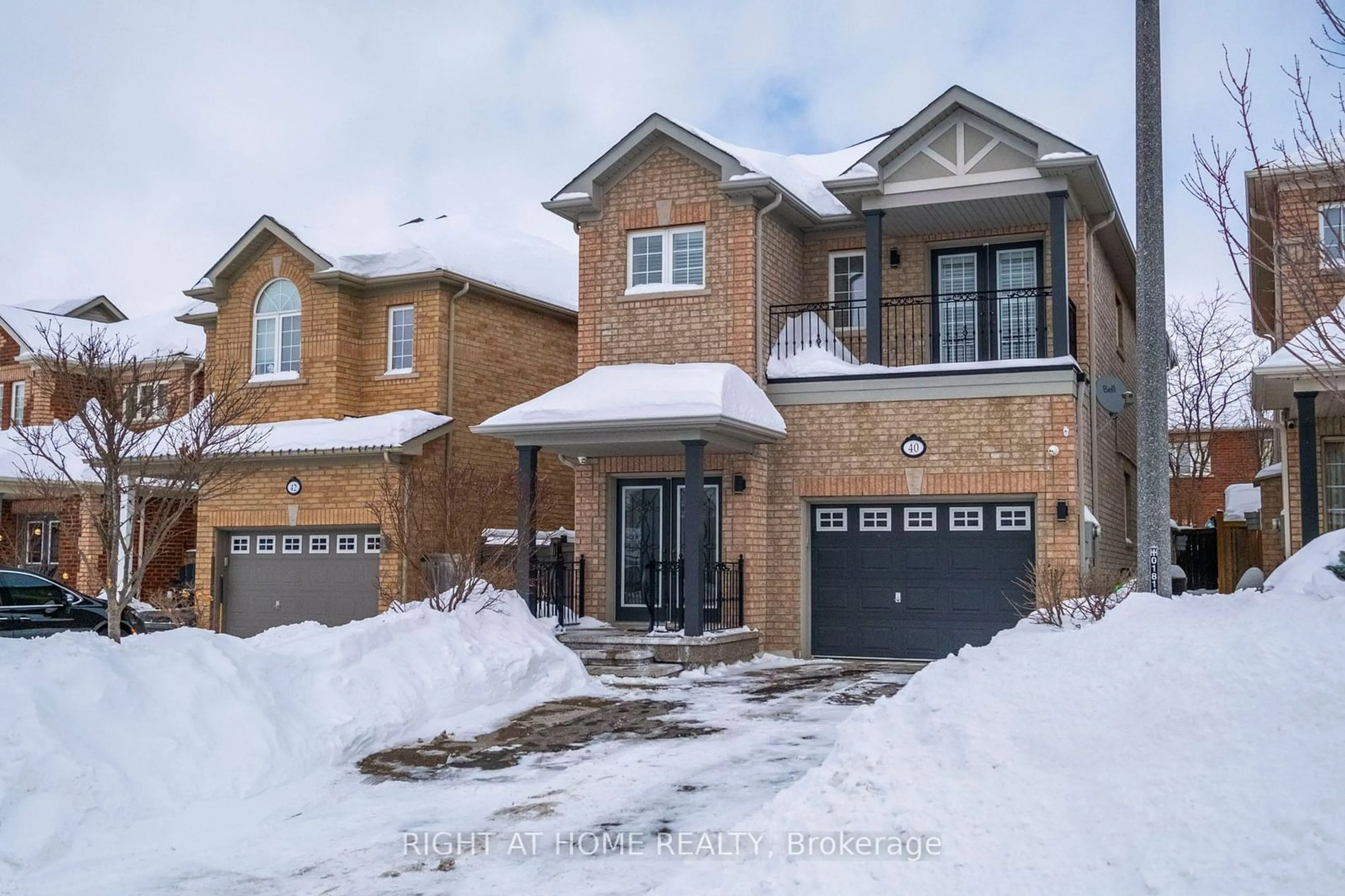 Home with brick exterior material, street for 40 Chetholme Pl, Halton Hills Ontario L7G 0E1