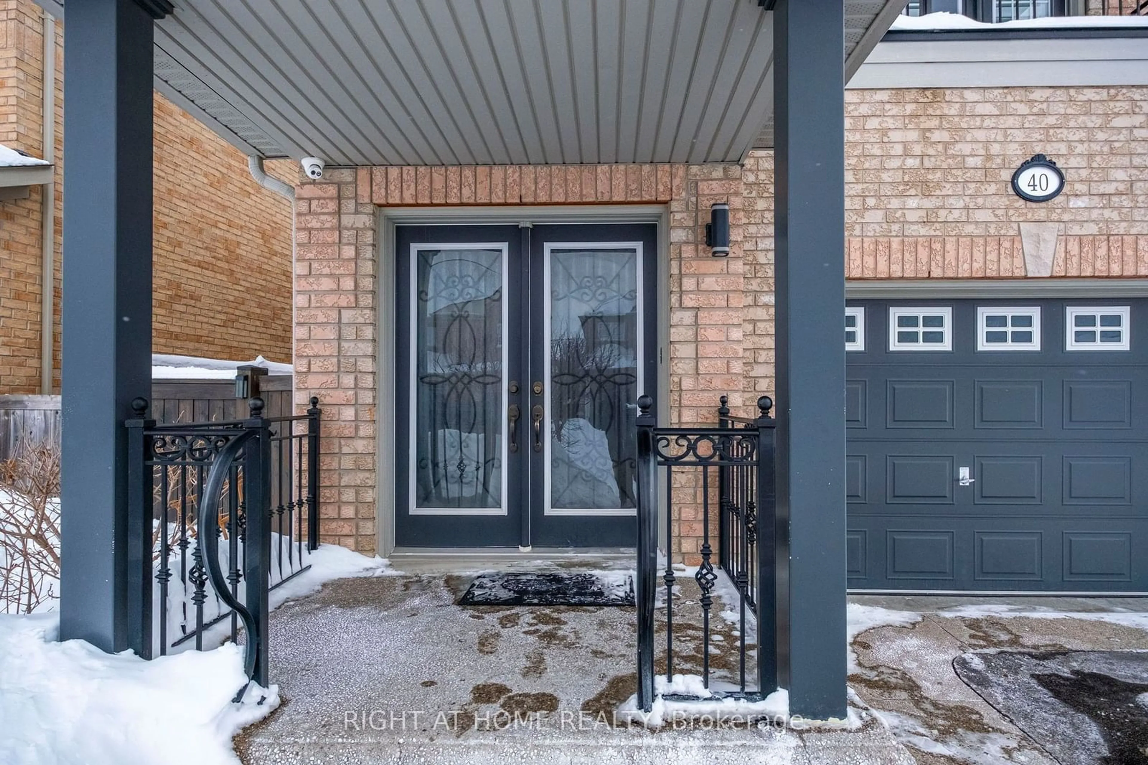 Indoor entryway for 40 Chetholme Pl, Halton Hills Ontario L7G 0E1