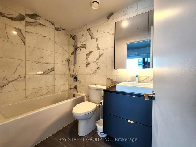 Additional property image - 7 Smith Cres Unit 401