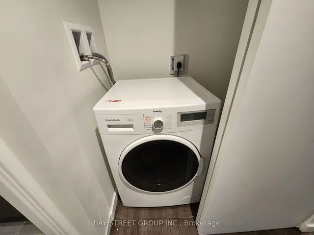 Additional property image - 7 Smith Cres Unit 401