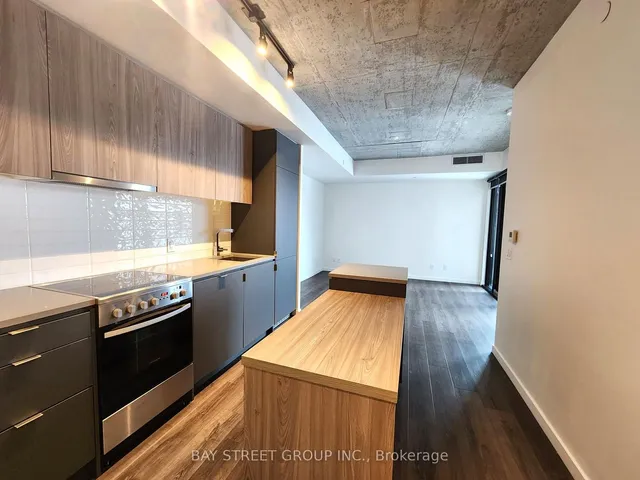 Additional property image - 7 Smith Cres Unit 401