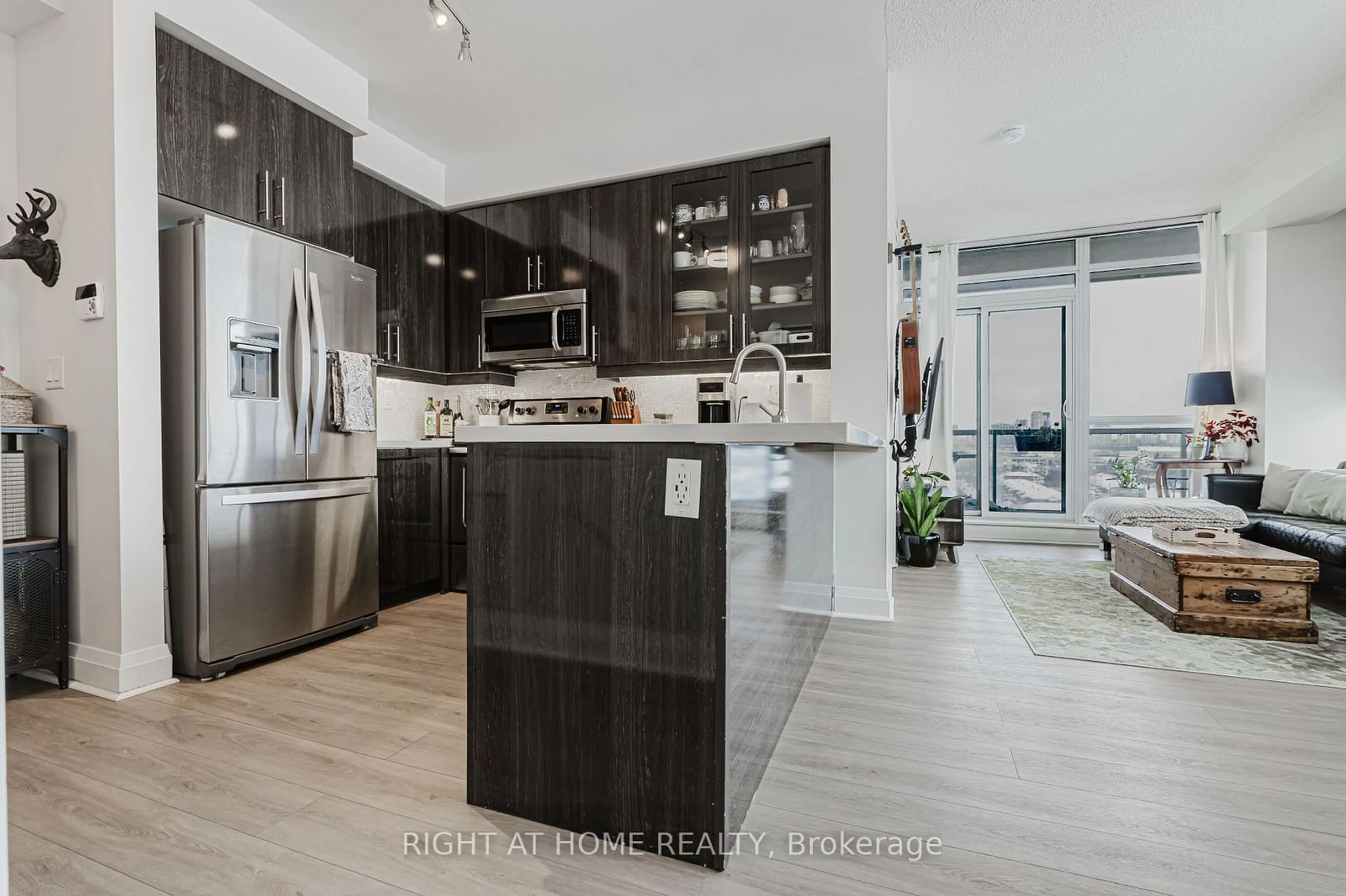 Open concept kitchen, unknown for 1185 The Queensway #815, Toronto Ontario M8Z 0C6