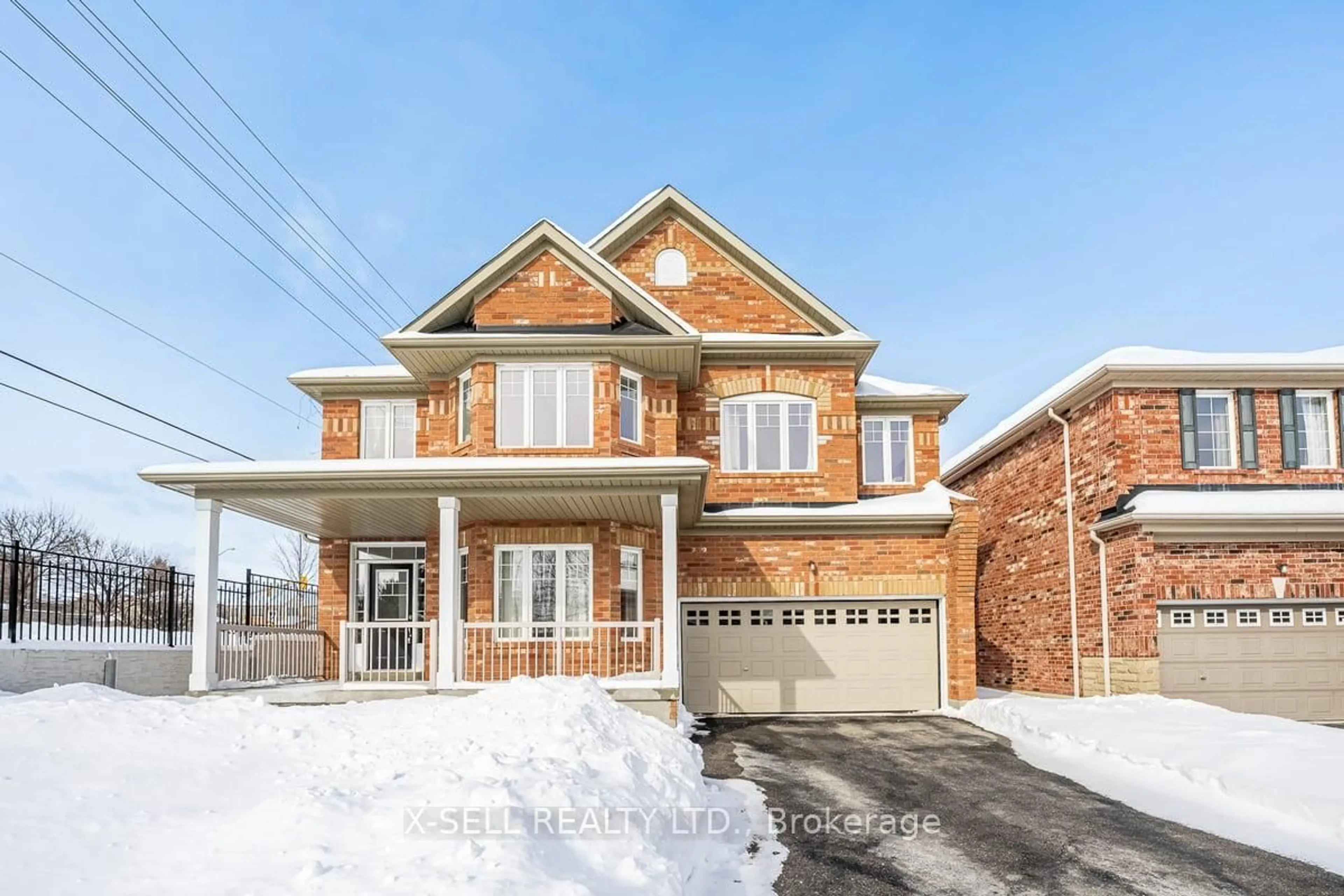 Home with brick exterior material, street for 32 Dockside Crt, Brampton Ontario L6Z 0B6