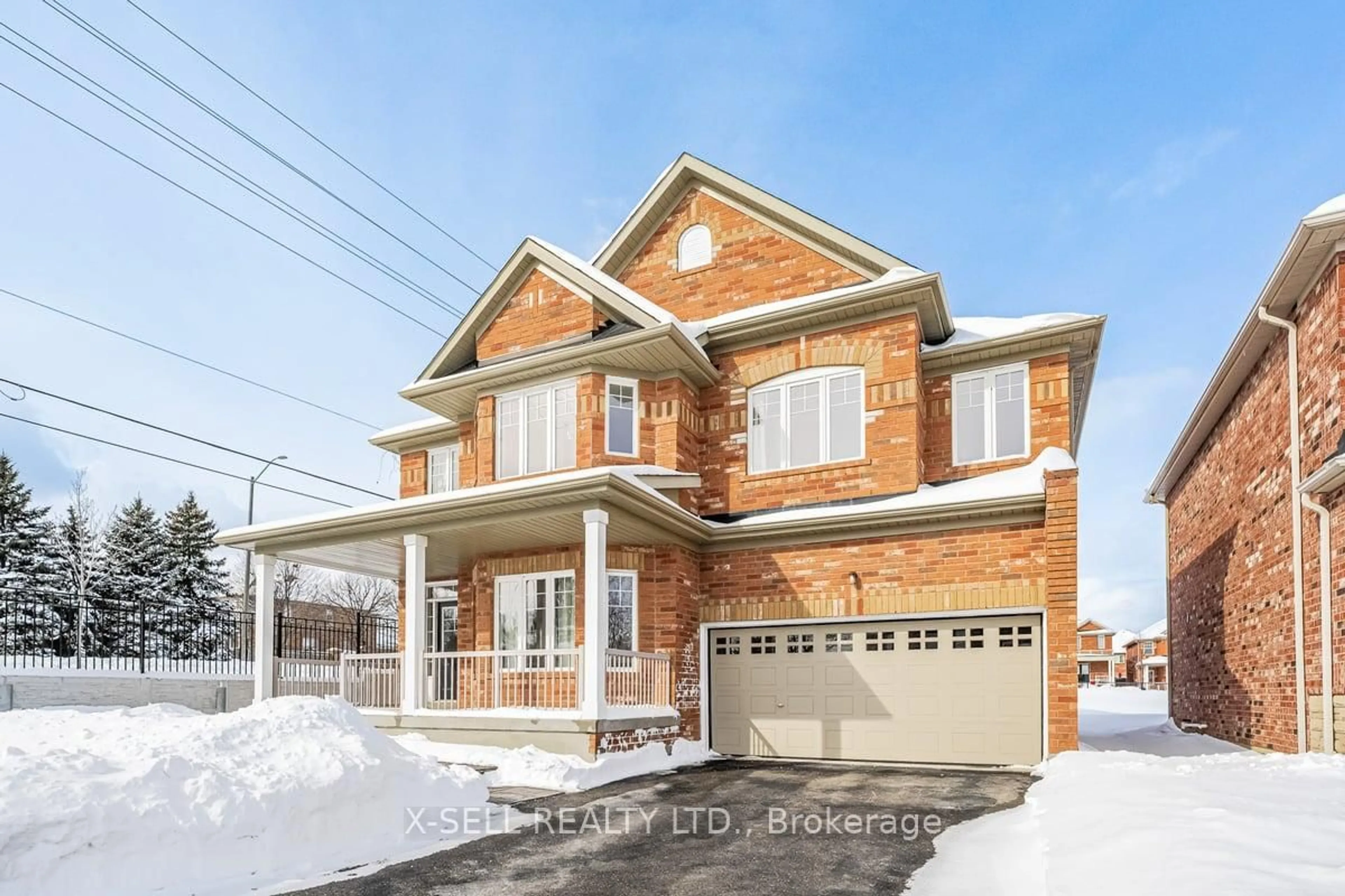 Home with brick exterior material, street for 32 Dockside Crt, Brampton Ontario L6Z 0B6