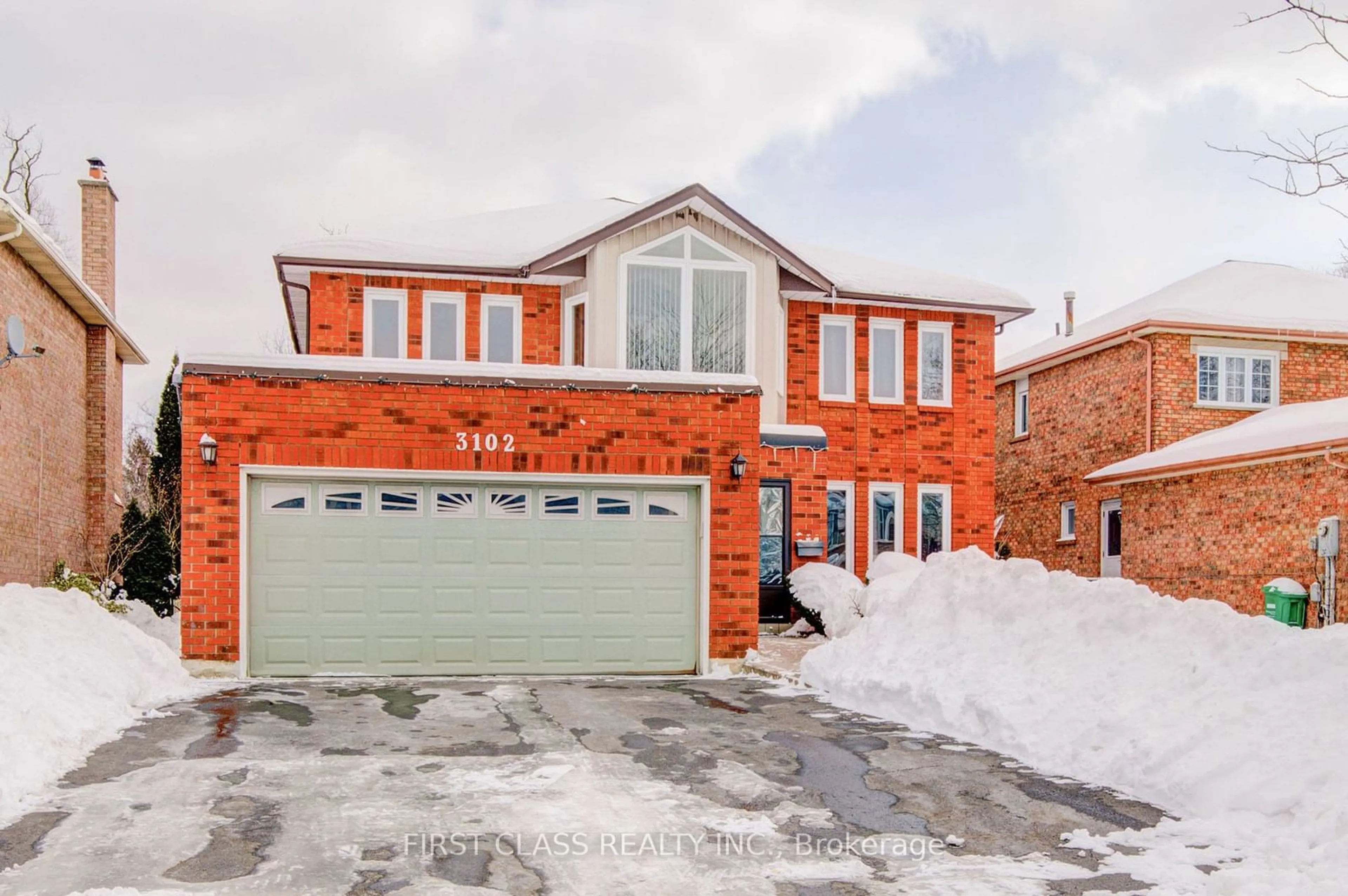 Home with brick exterior material, street for 3102 Golden Orchard Dr, Mississauga Ontario L4X 2W2