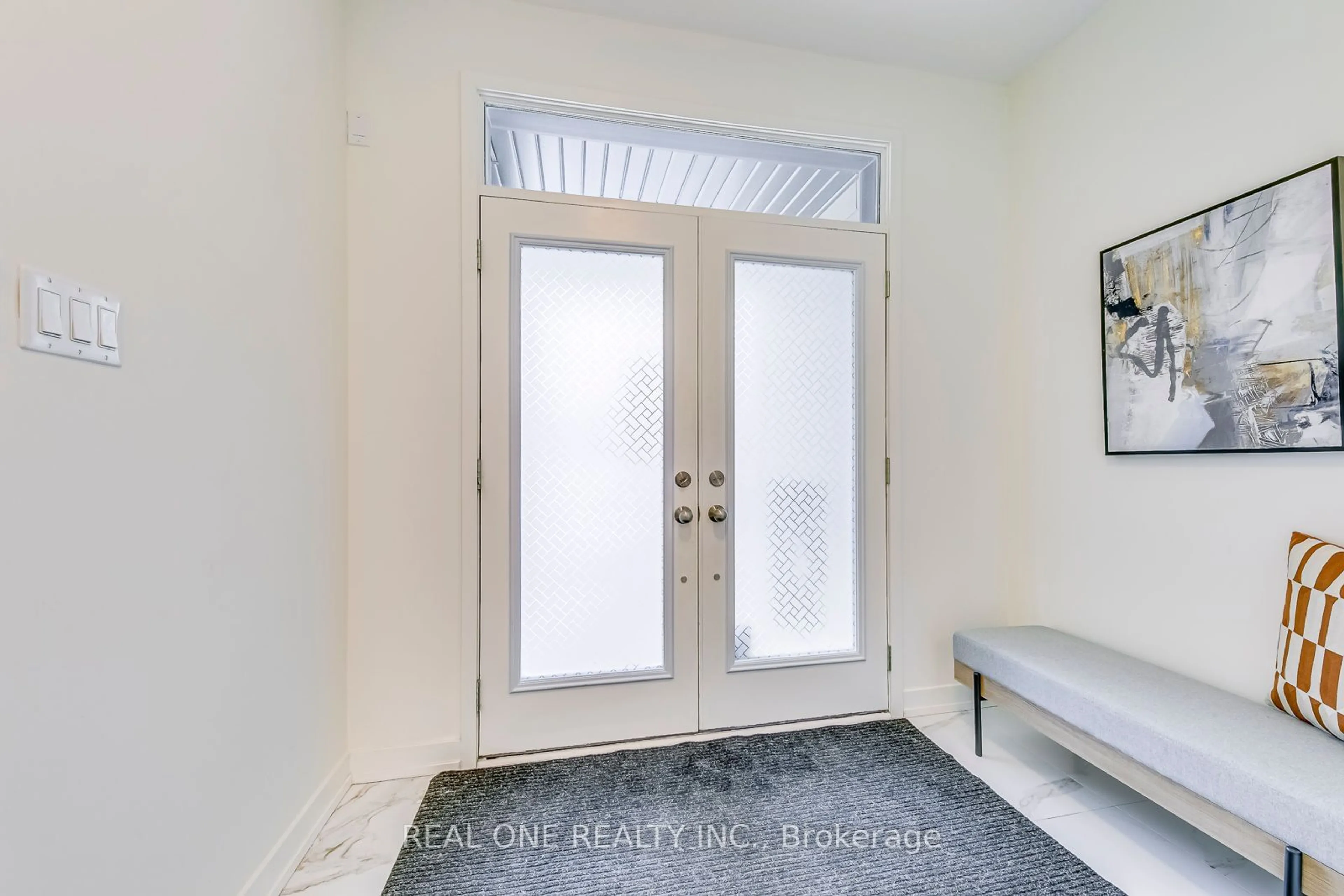 Indoor entryway for 3118 Ernest Appelbe Blvd, Oakville Ontario L6H 0M8