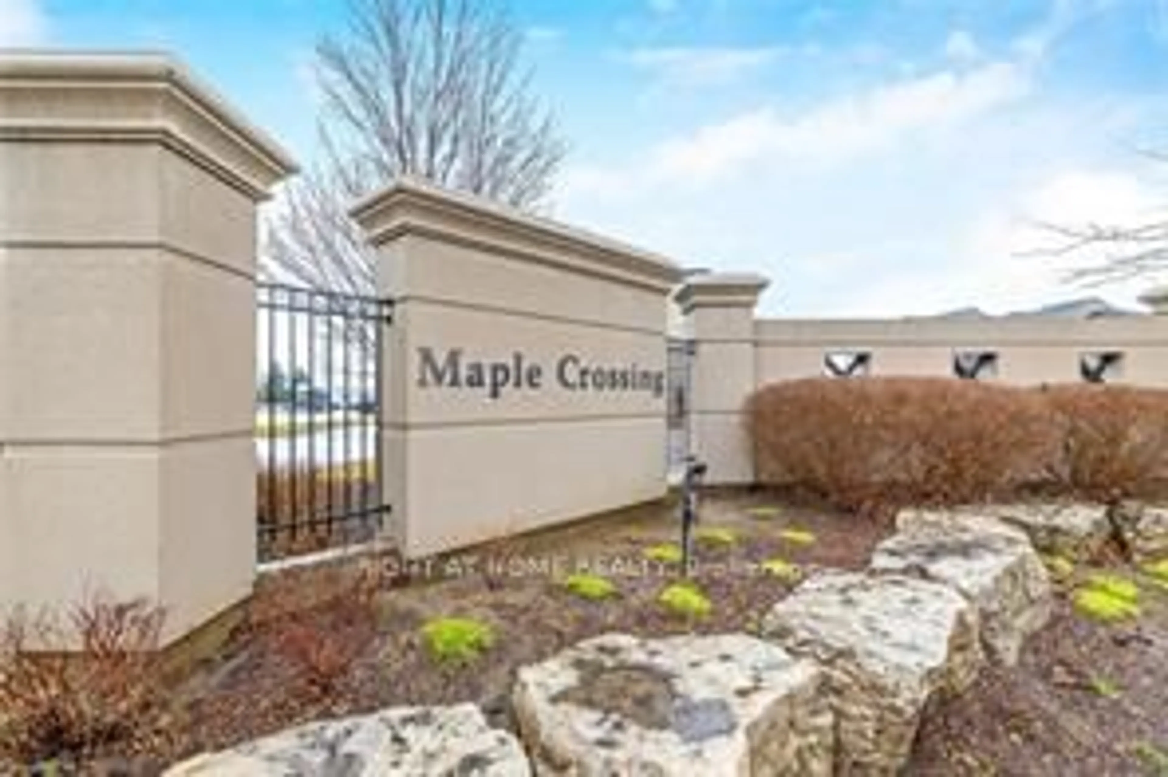 Indoor foyer for 1491 Maple Ave #409, Milton Ontario L9T 0B8