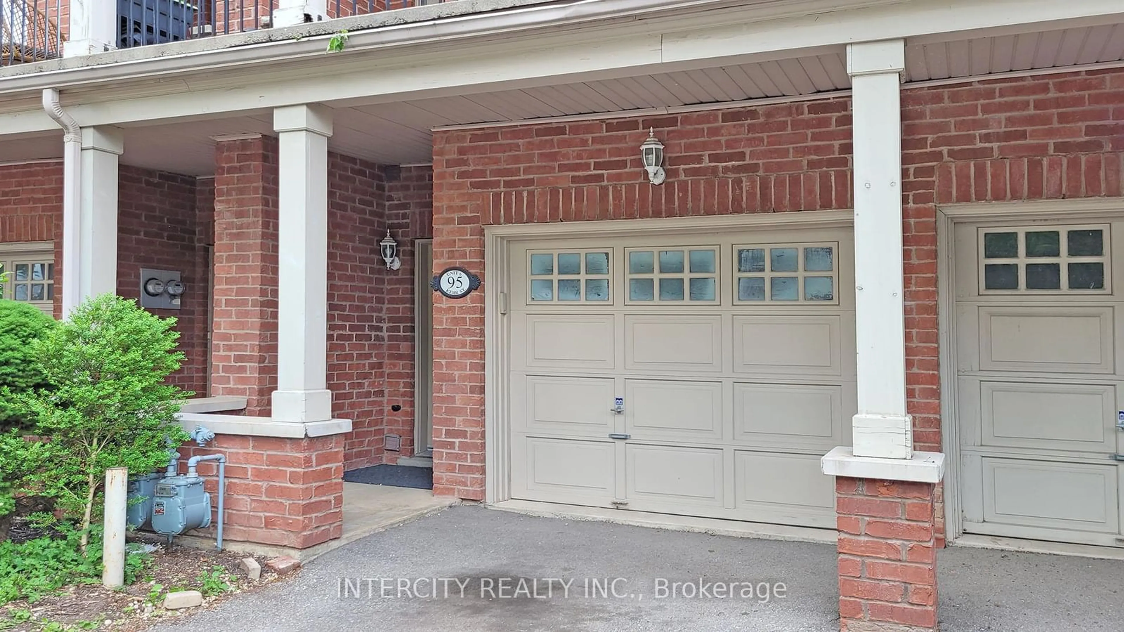 Home with brick exterior material, street for 86 Lakeshore Rd, Oakville Ontario L6K 3A2