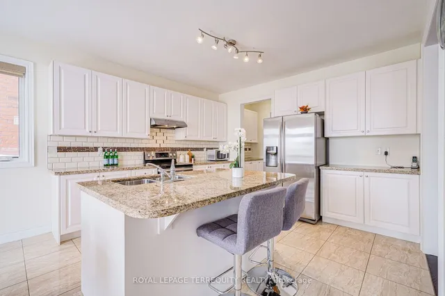 Additional property image - 32 Mistyglen Cres