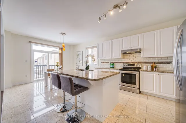Additional property image - 32 Mistyglen Cres