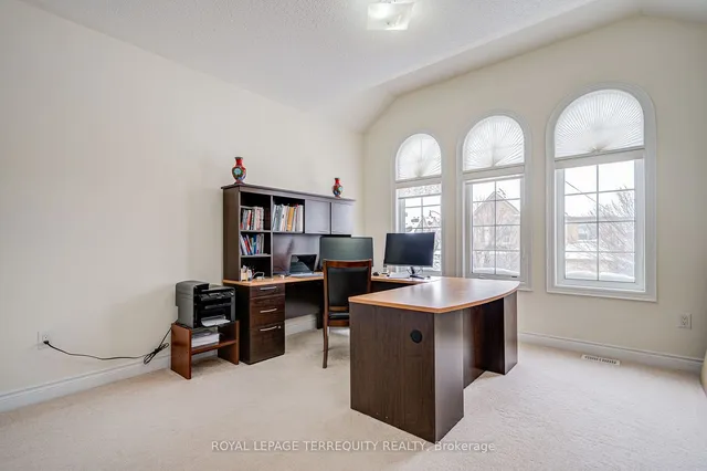 Additional property image - 32 Mistyglen Cres