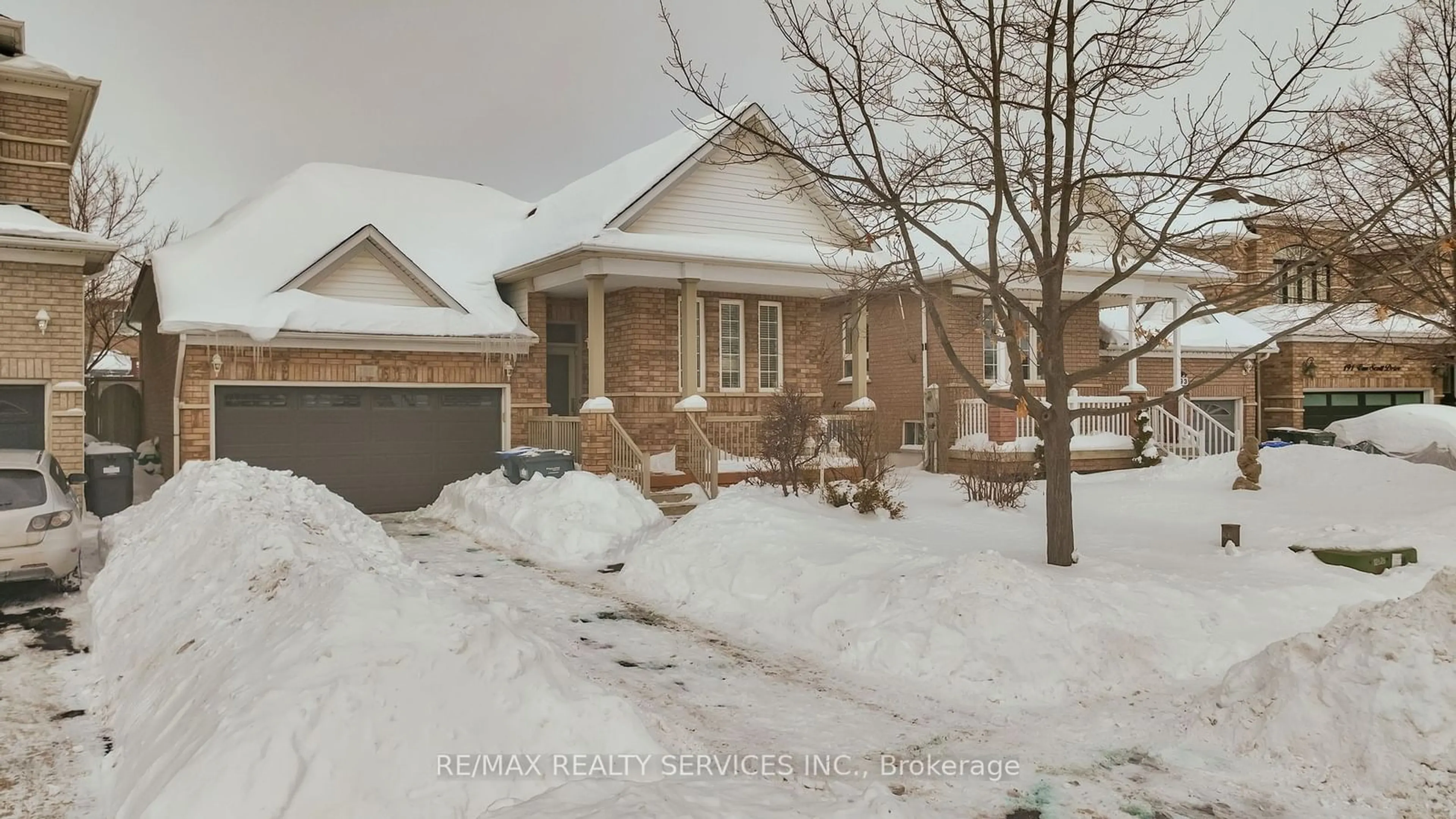 A pic from outside/outdoor area/front of a property/back of a property/a pic from drone, street for 195 Van Scott Dr, Brampton Ontario L7A 1V2