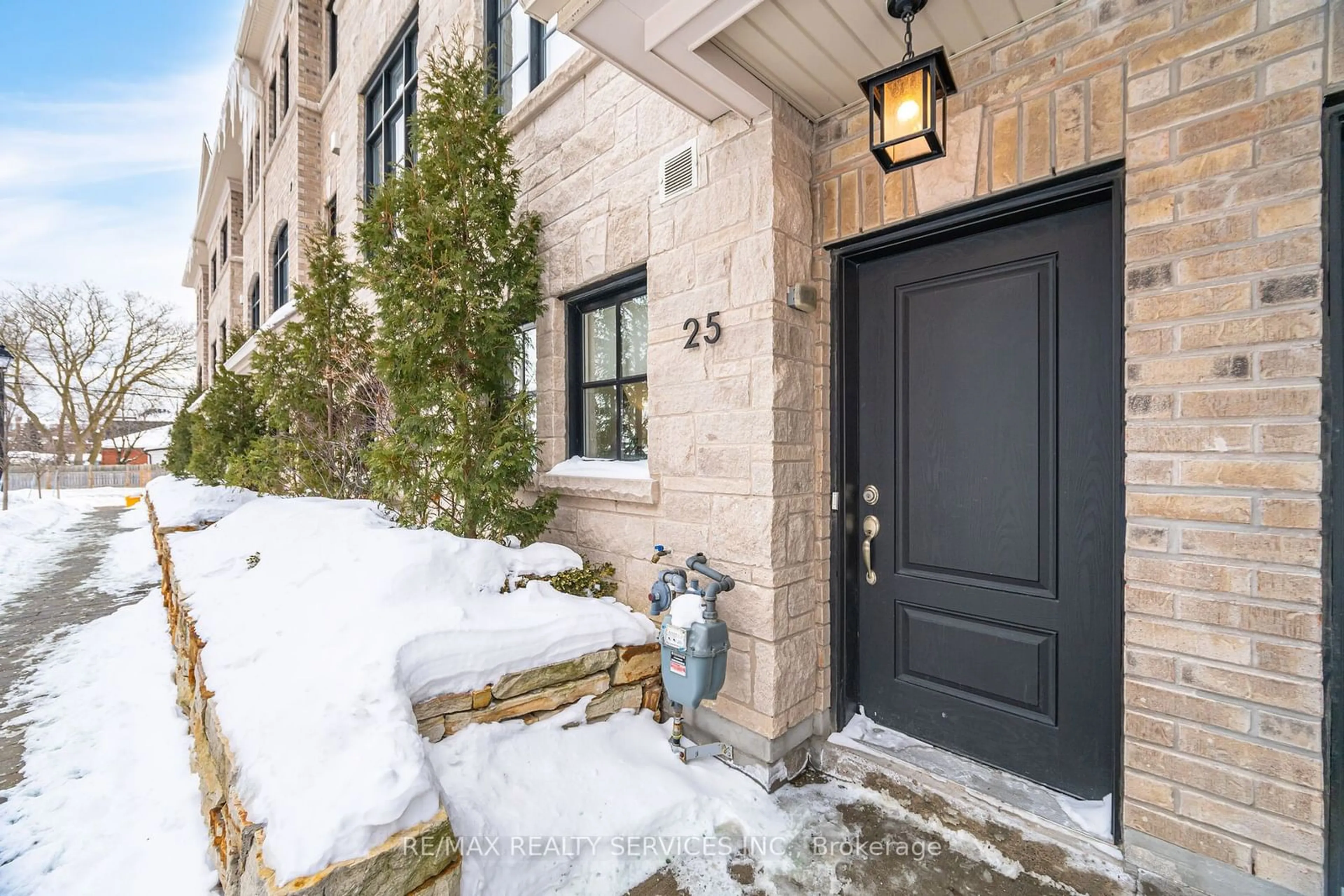 Indoor entryway for 80 Daisy Ave #25, Toronto Ontario M8W 0B7