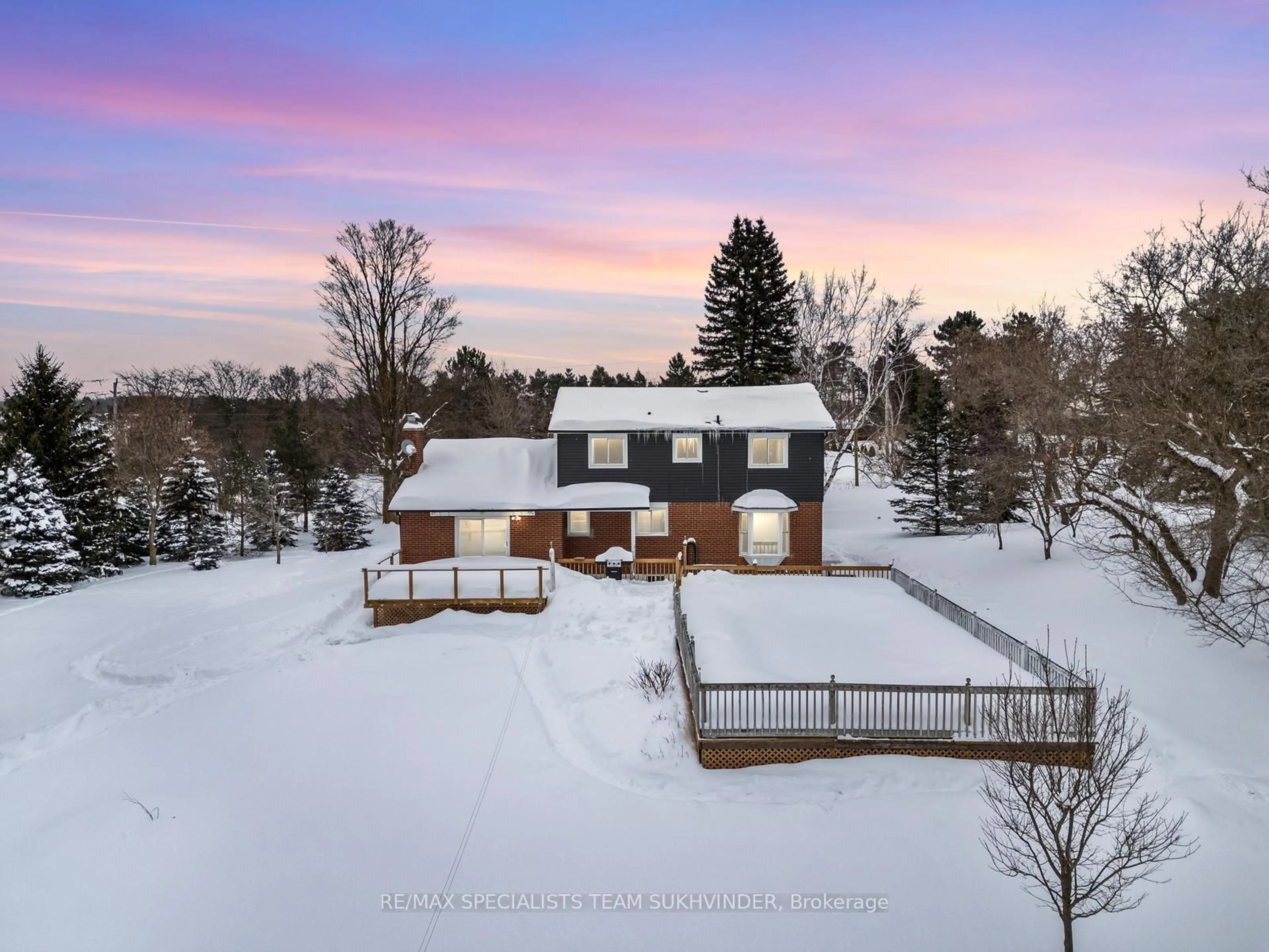 A pic from outside/outdoor area/front of a property/back of a property/a pic from drone, unknown for 16986 Albion Trail Rd, Caledon Ontario L7E 3P8