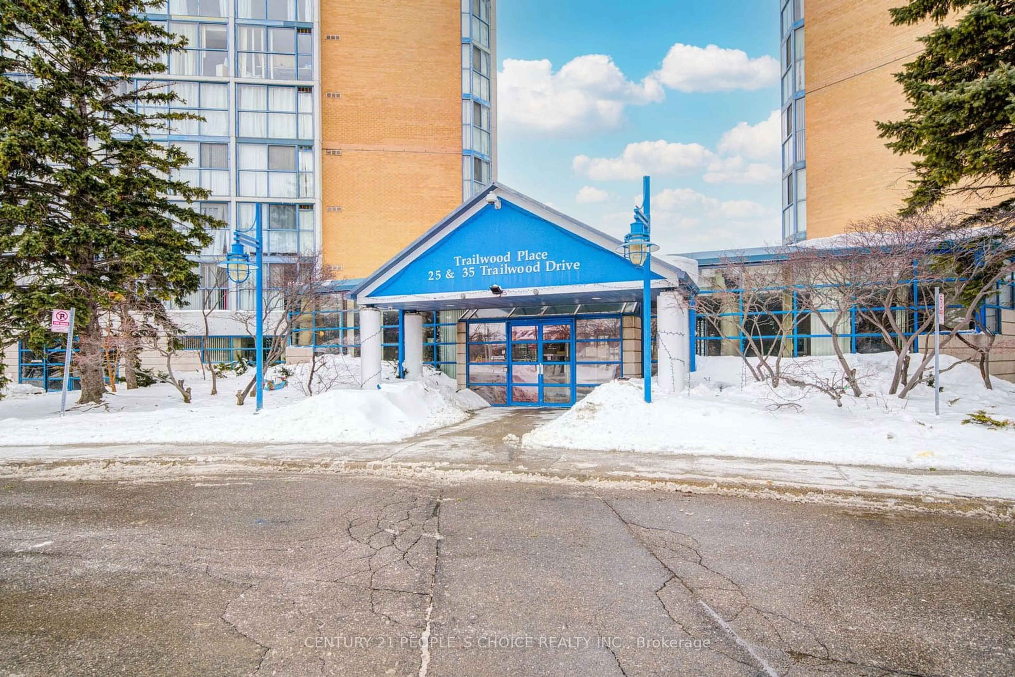 Indoor foyer for 25 Trailwood Dr #1206, Mississauga Ontario L4Z 3K9