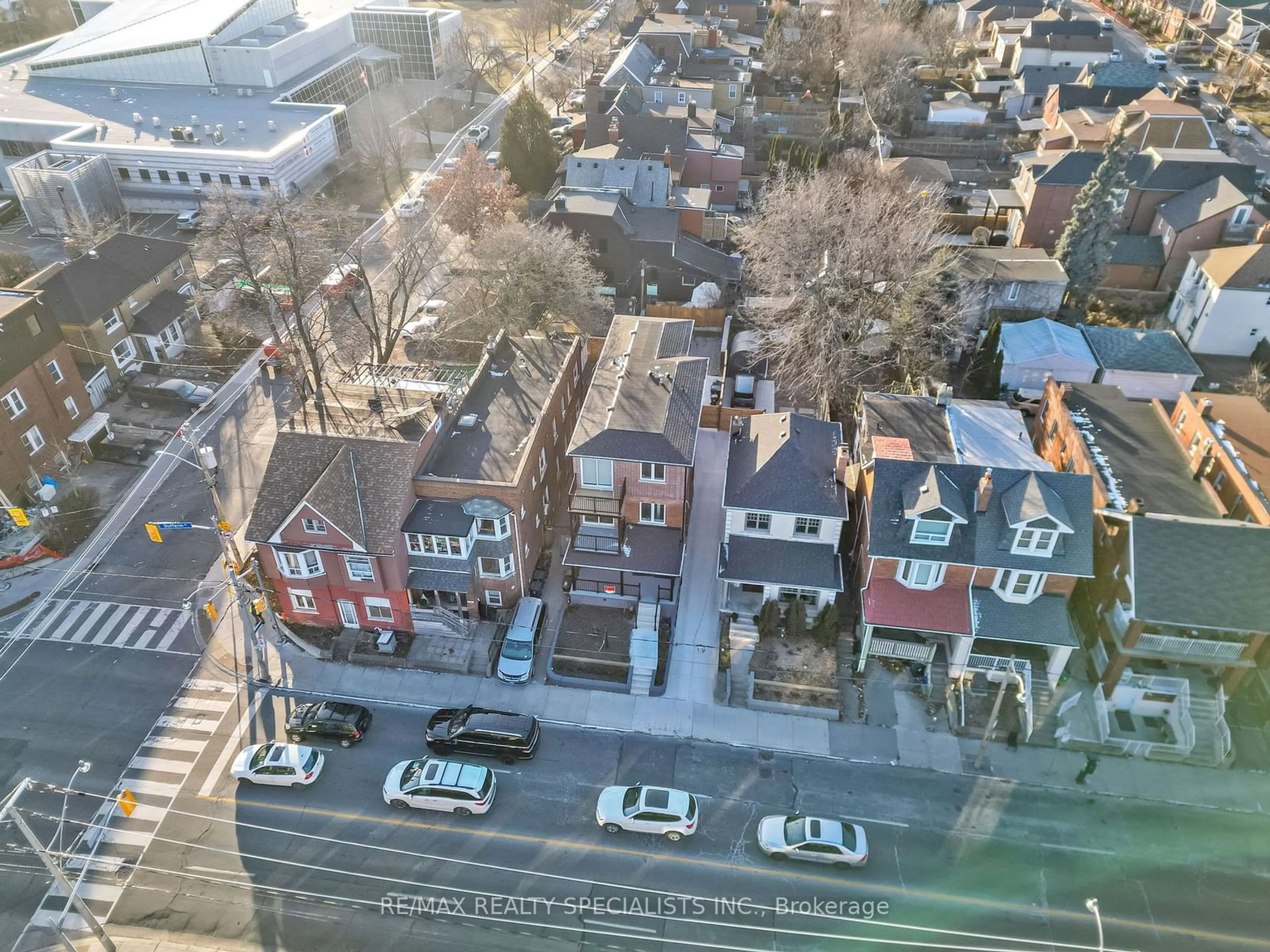 A pic from outside/outdoor area/front of a property/back of a property/a pic from drone, city buildings view from balcony for 1640 Dufferin St, Toronto Ontario M6H 3L8