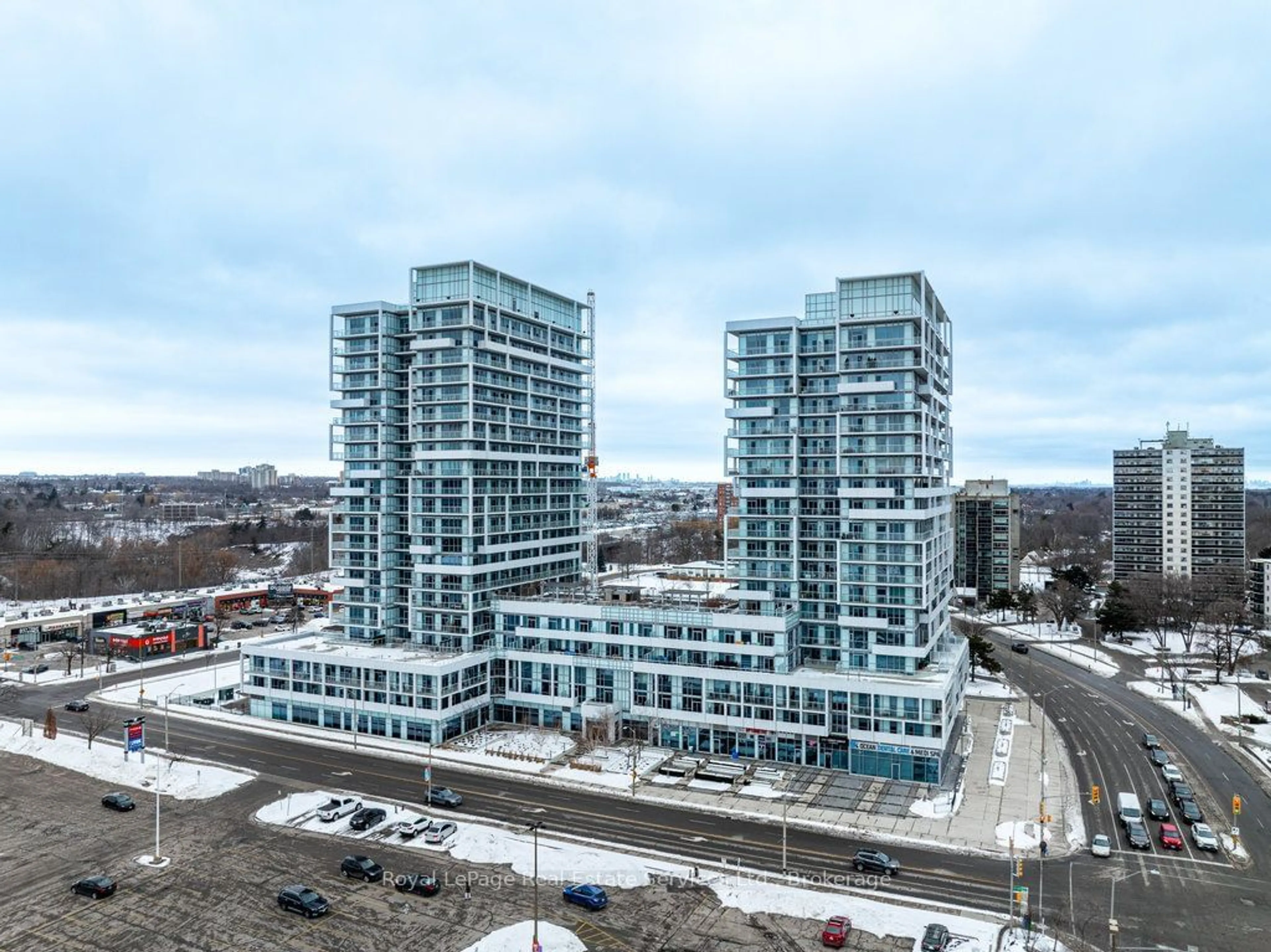 A pic from outside/outdoor area/front of a property/back of a property/a pic from drone, city buildings view from balcony for 65 Speers Rd #320, Oakville Ontario L6K 0J1