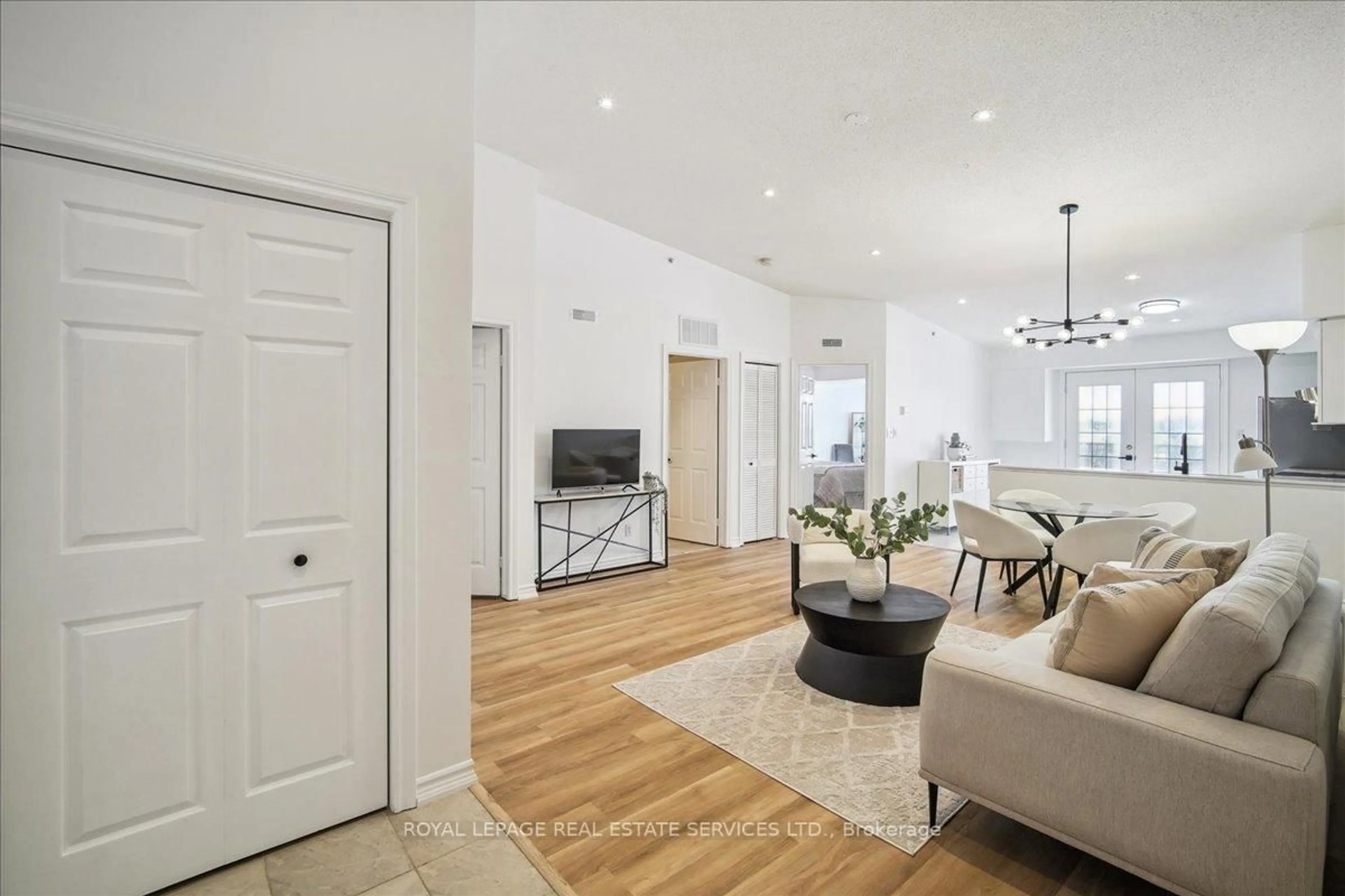 Living room with furniture, unknown for 1440 Bishops Gate #407, Oakville Ontario L6M 4M9