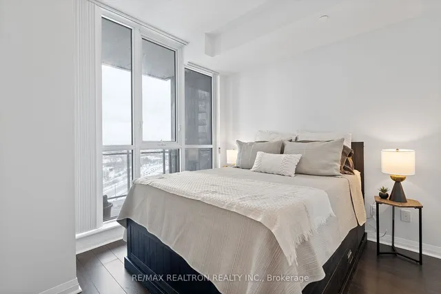 Additional property image - 55 Eglinton Ave Unit 1001