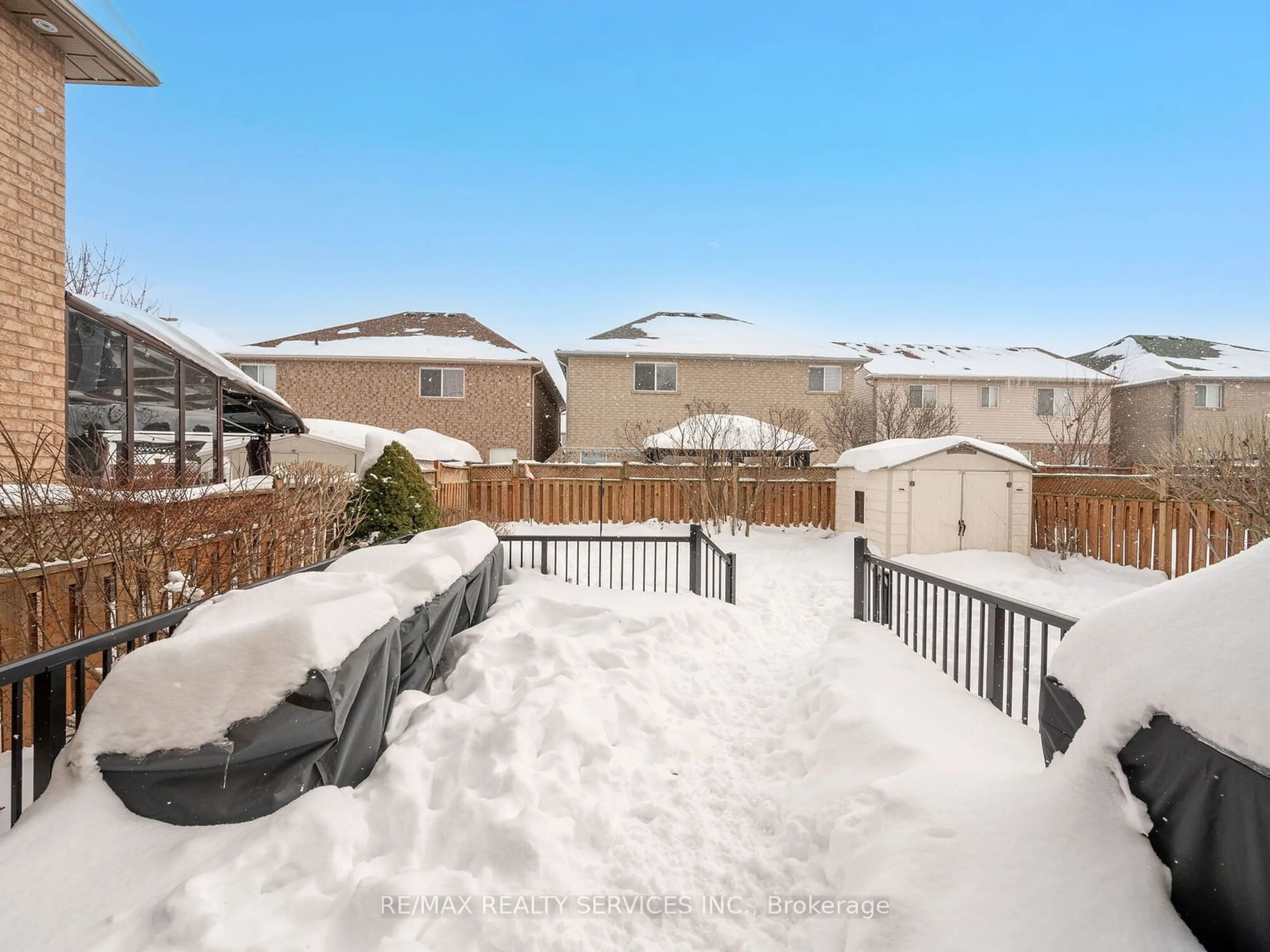 Patio, mountain view for 19 Maple Beach Cres, Brampton Ontario L7A 2T8