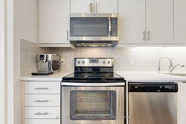 Additional property image - 17 Zorra St Unit 905