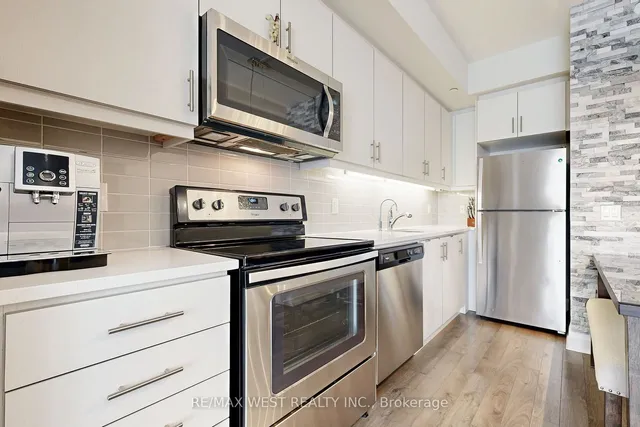 Additional property image - 17 Zorra St Unit 905