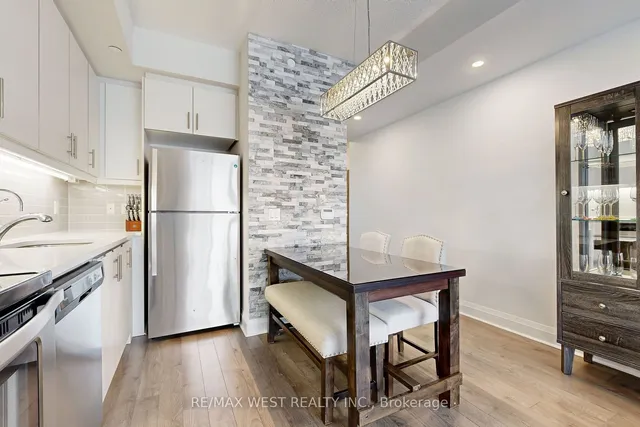 Additional property image - 17 Zorra St Unit 905