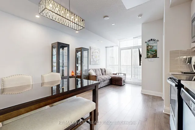 Additional property image - 17 Zorra St Unit 905