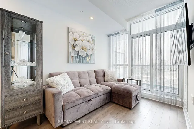 Additional property image - 17 Zorra St Unit 905