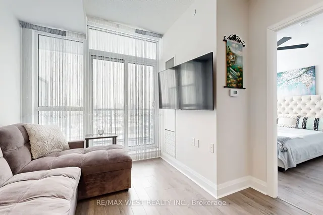 Additional property image - 17 Zorra St Unit 905