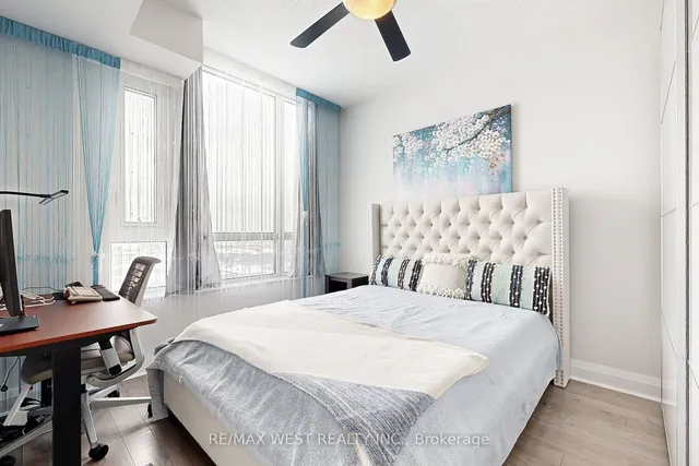 Additional property image - 17 Zorra St Unit 905