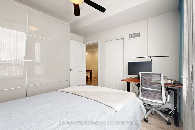 Additional property image - 17 Zorra St Unit 905