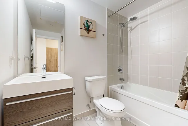 Additional property image - 17 Zorra St Unit 905