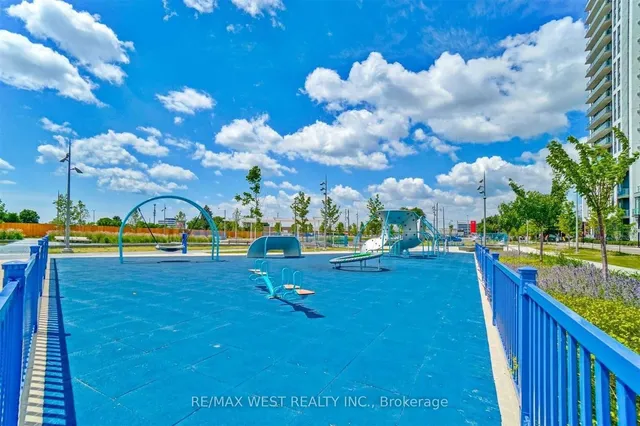 Additional property image - 17 Zorra St Unit 905