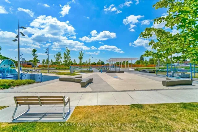 Additional property image - 17 Zorra St Unit 905